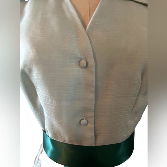1970s Alfred Shaheen hostess dress with dagger collar. - Picture 4 of 13